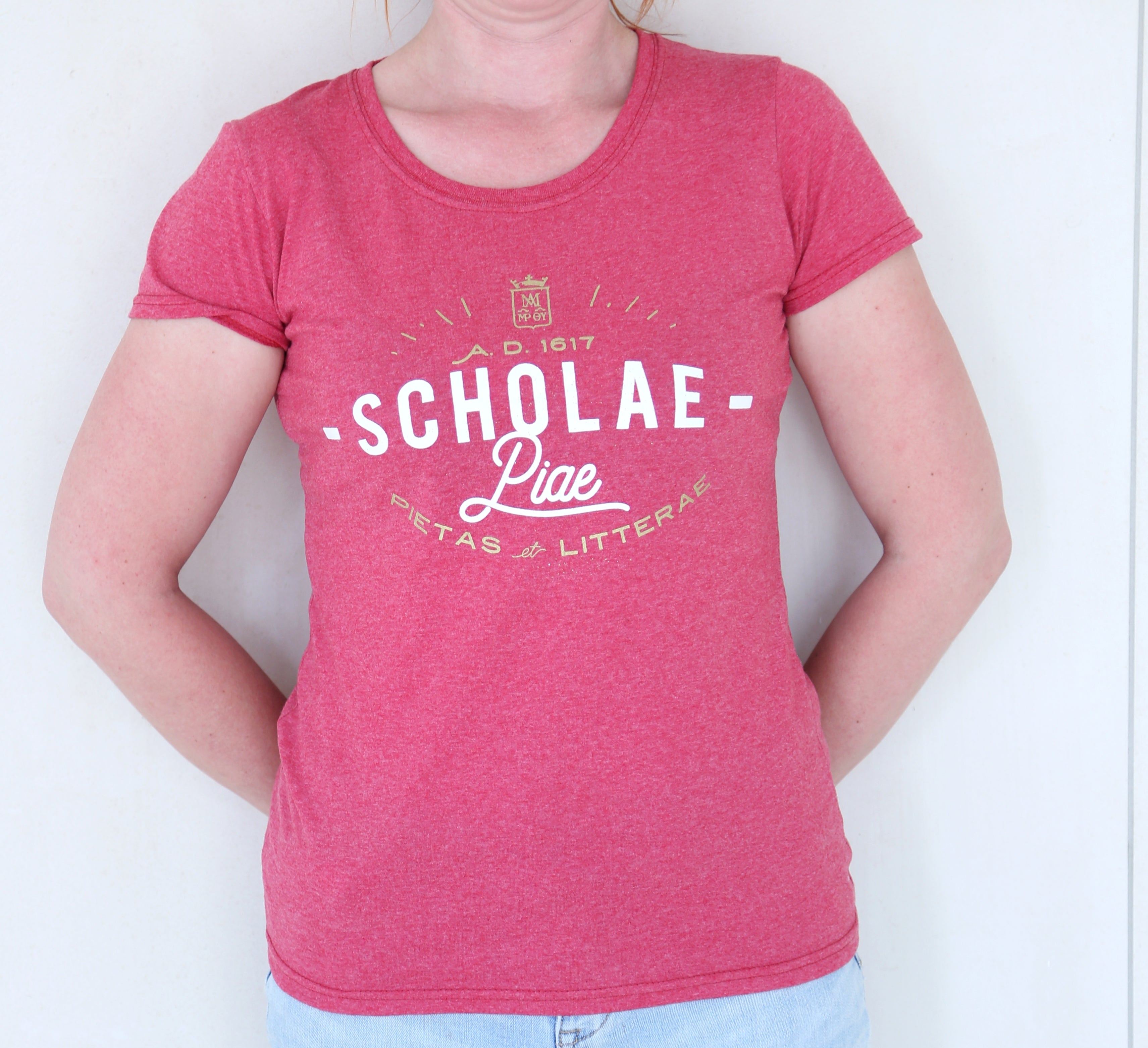Scholae Piae - női vintage póló piros színben